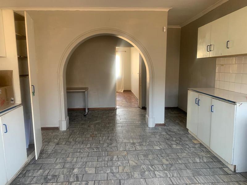 6 Bedroom Property for Sale in Grassy Park Western Cape